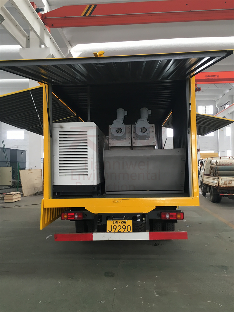 移动式污泥脱水车:沉淀池清淤的高效之选