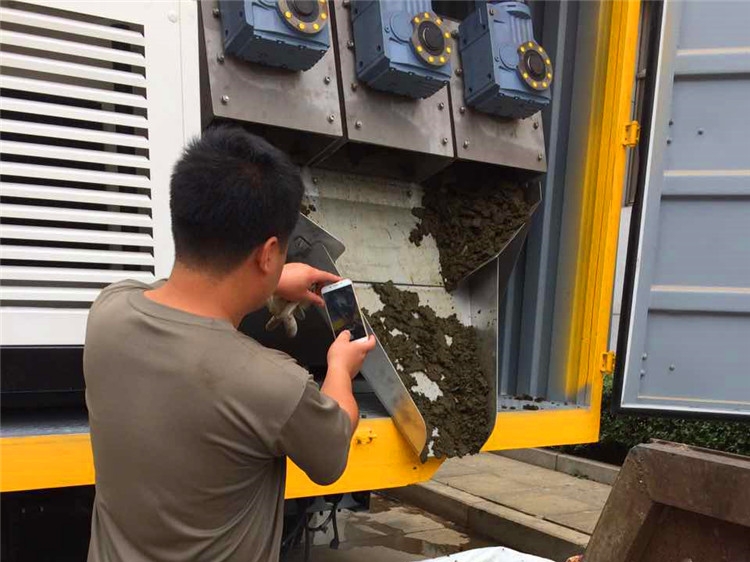 天尼威车载式脱水车,把化粪池变成移动肥料厂